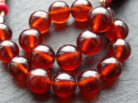 Гессонит камень: [свойства, фото и характеристики]