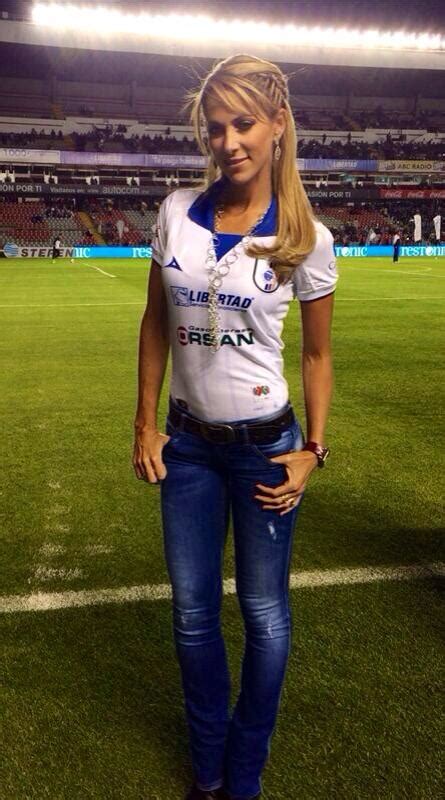 In S Sainz On Twitter Orgullosa Madrina De Los Gallos Blancos Club