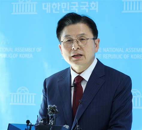 ‘동지에서 적으로 황교안 ‘허위사실 유포 혐의 전광훈 ‘경찰 고소