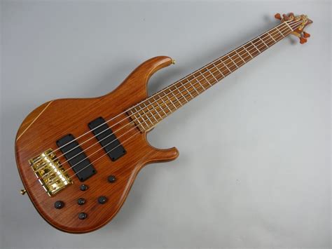 Moon Bass ギタセレ（guitar Selection）
