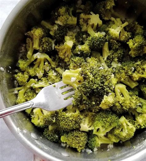 Garlic Butter Broccoli Eats Delightful