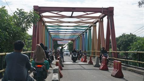 Jembatan Cisadane Retak Retak Dan Rusak Parah Tokmas Desak Akses