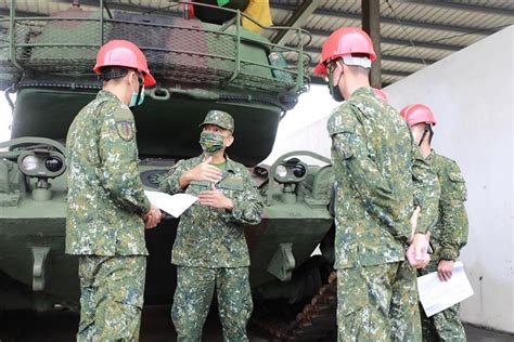 花防部指揮官視導戰車營連主檢 確保裝備效能 軍聞 花防部指揮官視導戰車營連主檢 確保裝備效能 青年日報