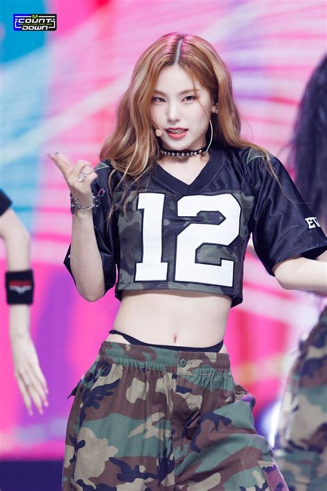 230824 Itzy Yeji Cake At M Countdown Kpopping
