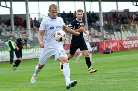 Pko Ekstraklasa Trzech Pi Karzy Lecha Pozna Podpisa O Aneksy Do Um W