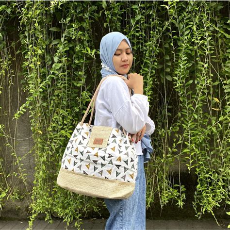 Jual Totebag Lidah Goni Khas Malioboro Oleh Oleh Jogja Shopee Indonesia