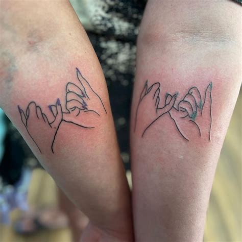 54 Favorite And Adorable Pinky Promise Tattoo Designs To Share Artofit