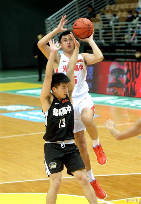 Hbl》超狂！「最強高中生」陳將双連拿20分 率光復大勝對手51分 自由體育