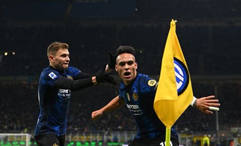 Lautaro Martinez Hat Trick Fires Inter Milan To The Top Of Serie A