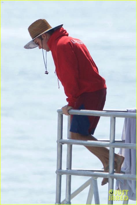 Zac Efron Alexandra Daddario Hit The Beachy Baywatch Set Photo