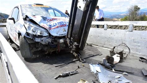 Rally Nel Reggiano Auto Fuori Dal Circuito Morti Spettatori