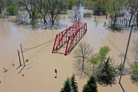 Michigan Flooding Dam Failures Force Thousands To Flee