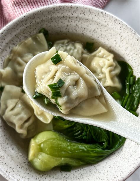 Easy 10 Minute Chicken Wonton Soup Winnie S Kitchen