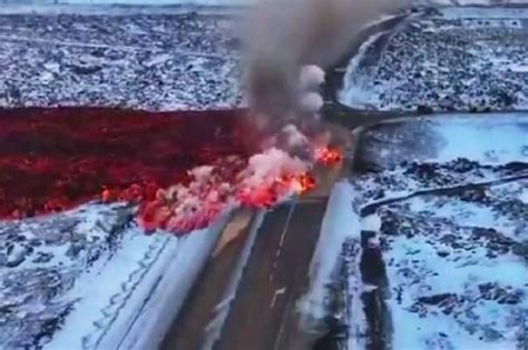 NA POLUOTOKU REYKJANES Eruptirao Vulkan Na Islandu Lava Se Izlijeva