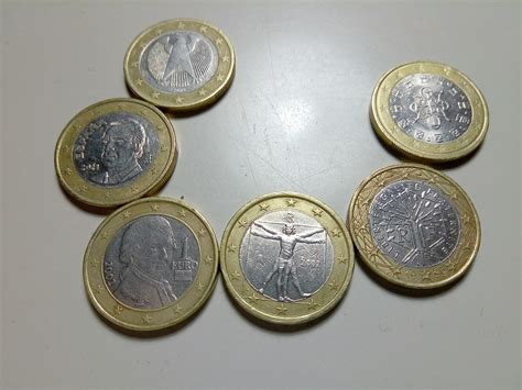 Different sides of the 1 euro coins in my wallet : r/europe