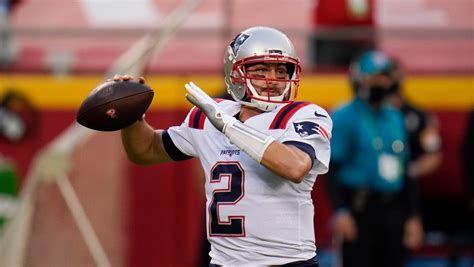 What the Brian Hoyer signing means for the Patriots' quarterback room