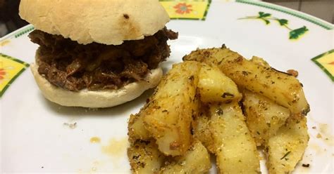 Sándwich de bondiola braseada con papas crocantes Receta de Hernan