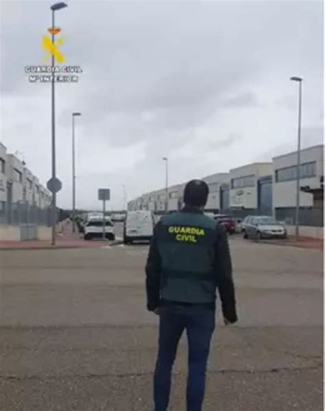 Detenido Por Robo Y Amenazas La Guardia Civil Desarticula Banda En