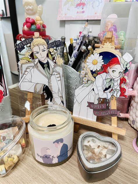 Anyone else buy limited edition manhwa sets just for the merch? I still