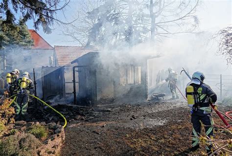 Gartenlaube In Brand Geraten Hund Vor Feuer Gerettet