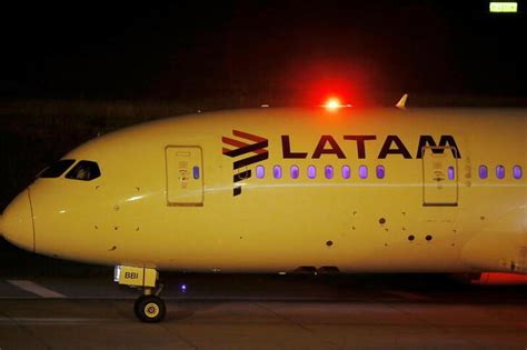 Piloto De Latam Muere Tras Presentar Problemas De Salud Durante Vuelo