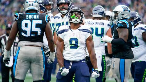 Kenneth Walker’s 2 Touchdowns Help Seahawks To Victory Over Panthers Fox News