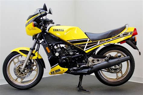 Pick a Color – 1984/5 Yamaha RZ350 Kenny Roberts - Flipboard