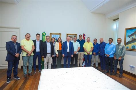 Presidente Ivo Rezende participa de assinatura de ordem de serviço para