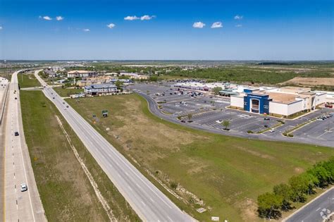 10000 Emmett F Lowry Expy Texas City Tx 77591 Retail For Lease