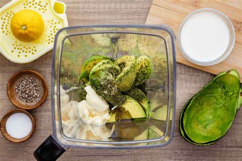 Easy Avocado Ranch Dressing - Paleo Grubs