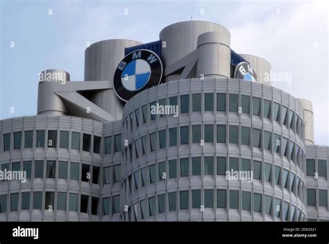 BMW Headquarters In Munich Four Cylinder Tower Innovative Building