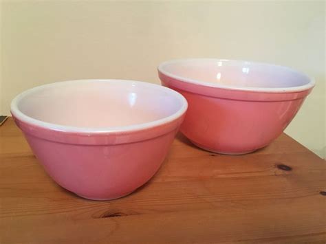 Vintage Pyrex Pink Mixing Bowls 401 And 402 Etsy Pyrex Vintage