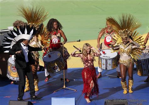 SHAKIRA at 2014 Fifa World Cup Closing Ceremony - windows 10 Wallpapers