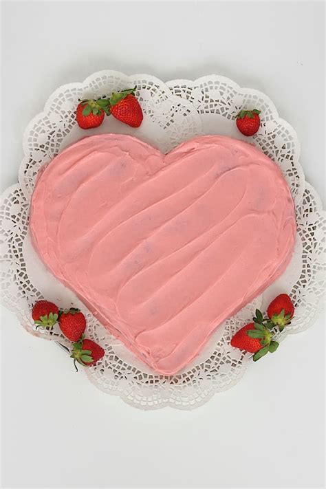 Fresh Strawberry Heart Cake | The BakerMama