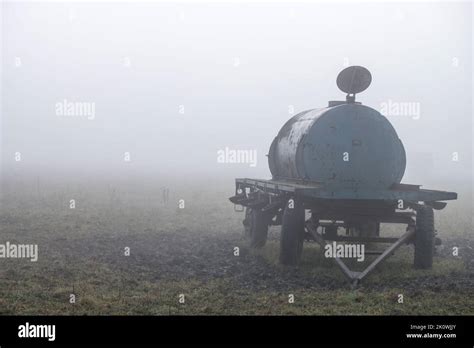 Watering Tank Fotos Und Bildmaterial In Hoher Aufl Sung Alamy