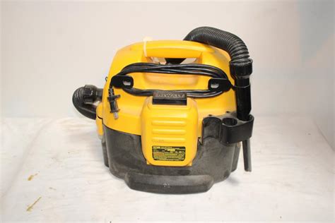 DeWalt Heavy Duty 2 Gallon Cordless Corded Wet Dry Vacuum DC500