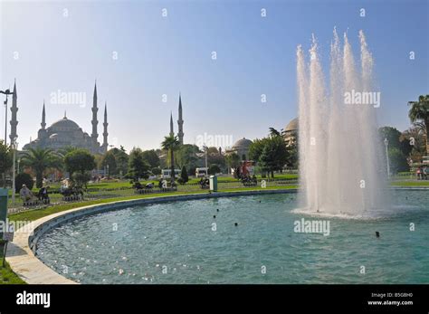 Türkei Istanbul Sultanahmet Park Brunnen der blauen Moschee im