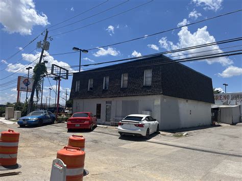 Transit Options for Reaching Harry Hines Boulevard in Dallas 37