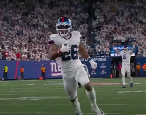 NFL insider shares latest in Saquon Barkley-Giants contract saga
