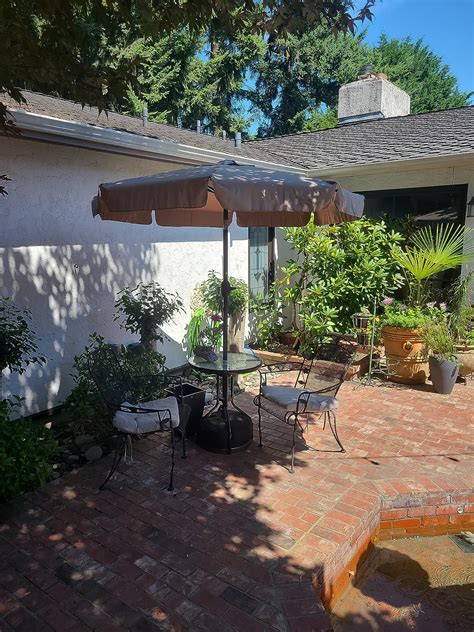 Amazon.com: Trademark Innovations Deluxe Solar Powered LED Lighted