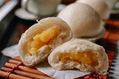 Cantonese Steamed Custard Buns Nai Wong Bao