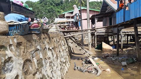 Daerah Hulu Terbuka Banjir Bandang Hanyutkan Tiga Rumah Di Kolaka