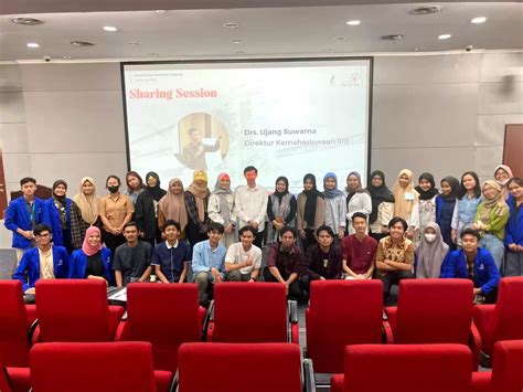 gencarkan pengabdian masyarakat uper gelar light