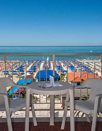 Recensione E Opinioni Su Hotel 3 Stelle Lido Di Camaiore Fronte