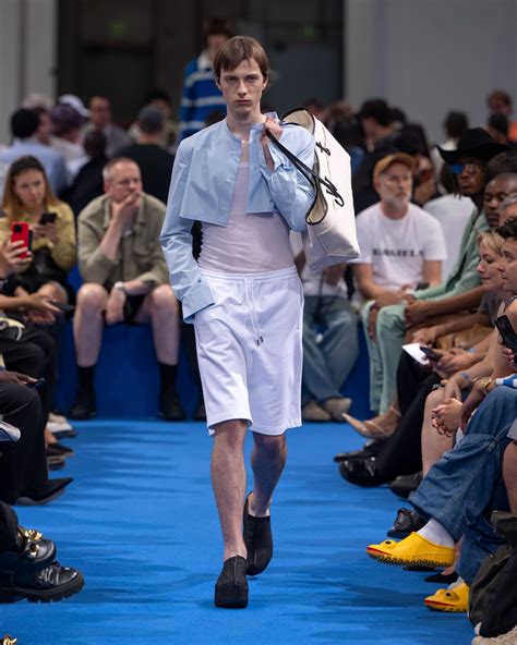 JW Anderson Celebrates Fluidity And Avant-Garde Style At Milan Fashion ...