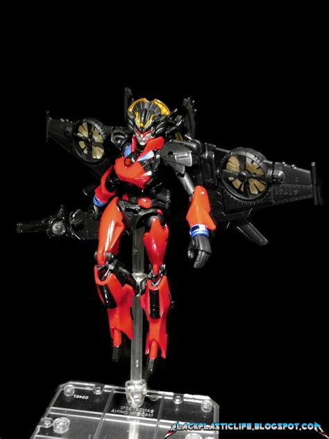 Energon Pub Forums • Generations Idw Deluxe Windblade