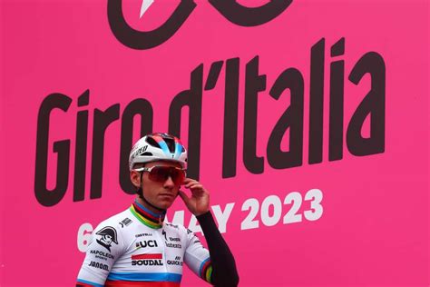 Giro D Italia Remco Evenepoel Vince A Cesena E Si Prende La Maglia