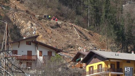 Video Meteo Ardesio Frana Sulle Case Al Lavoro Con Idrovore E Ruspe