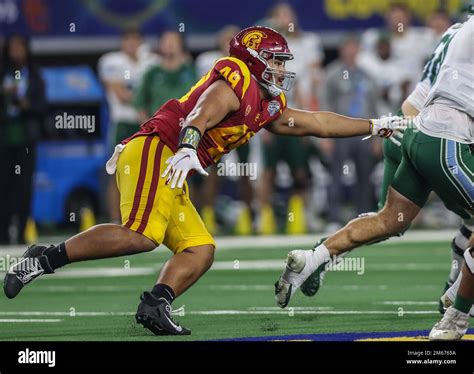 Arlington Tx Usa Nd Jan Usc S Tuli Tuipulotu Reaches