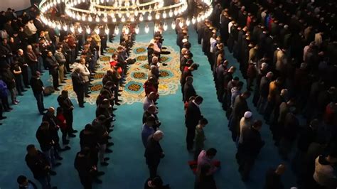 Ramazan Bayramı namazı saat kaçta Diyanet açıkladı 2024 il il namaz